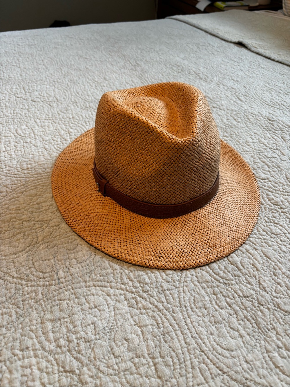 Banana Republic tan straw fedora with brown band